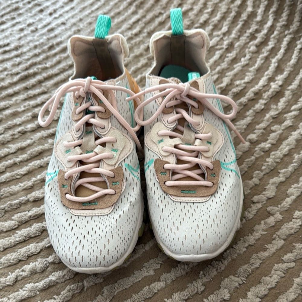 Nike React Vision - Picture 3 of 6